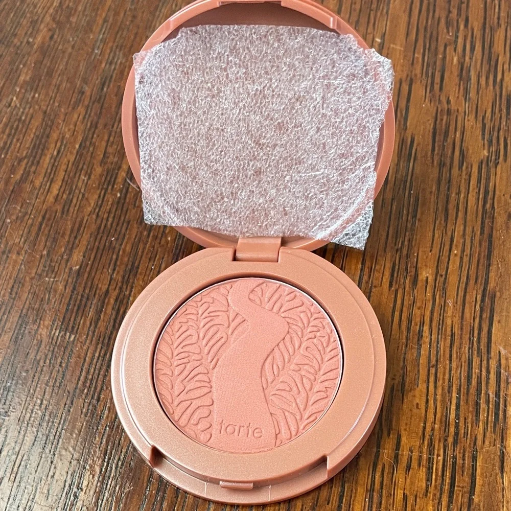 Tarte Compact in Warm Copper - Picture 2 of 5